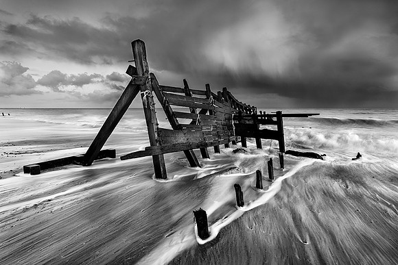 Bulwark in mono, Climping.