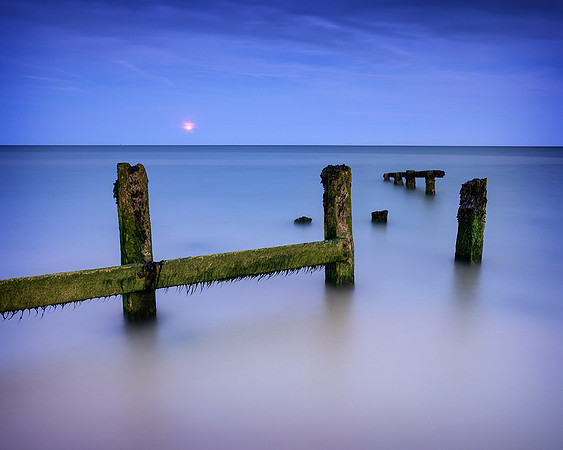 Long exposure and moonrise.